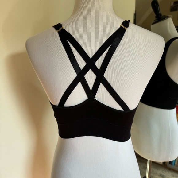 Puma Large Black Sports Bra - Picture 4 of 5